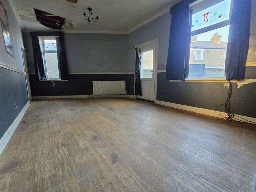 Property image 5 of 11