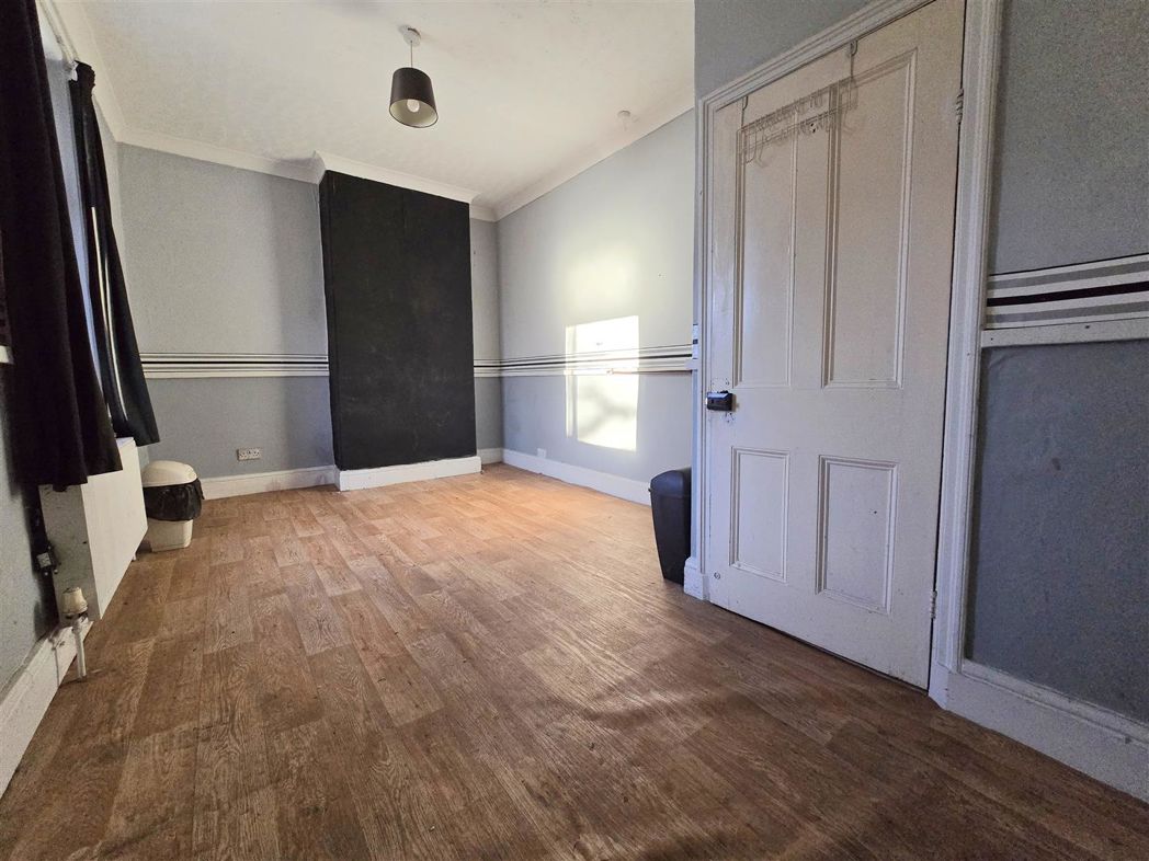 Property image 6 of 11