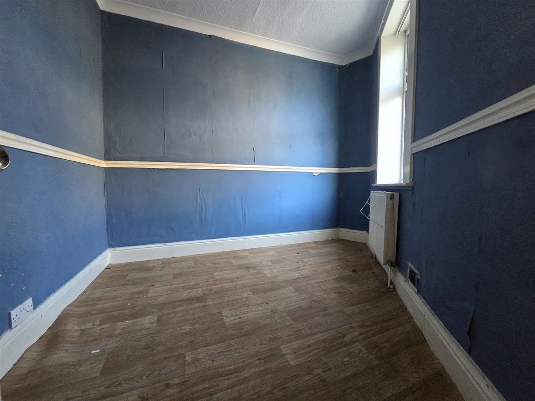 Property image 8 of 11
