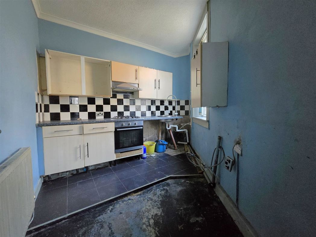 Property image 4 of 11