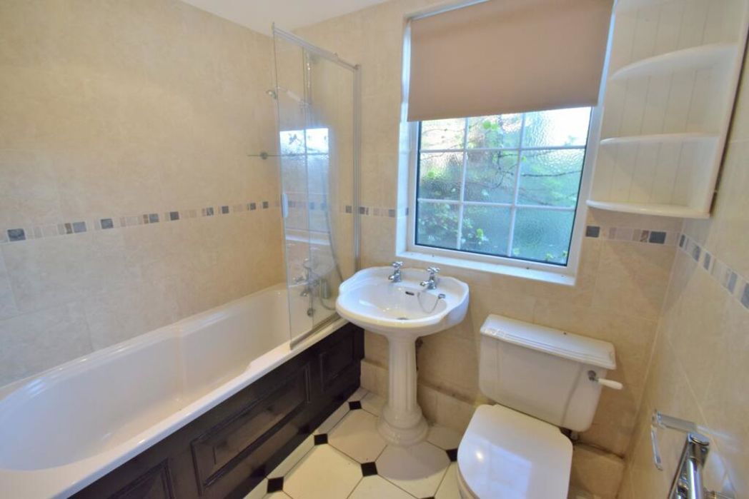 Property image 8 of 11