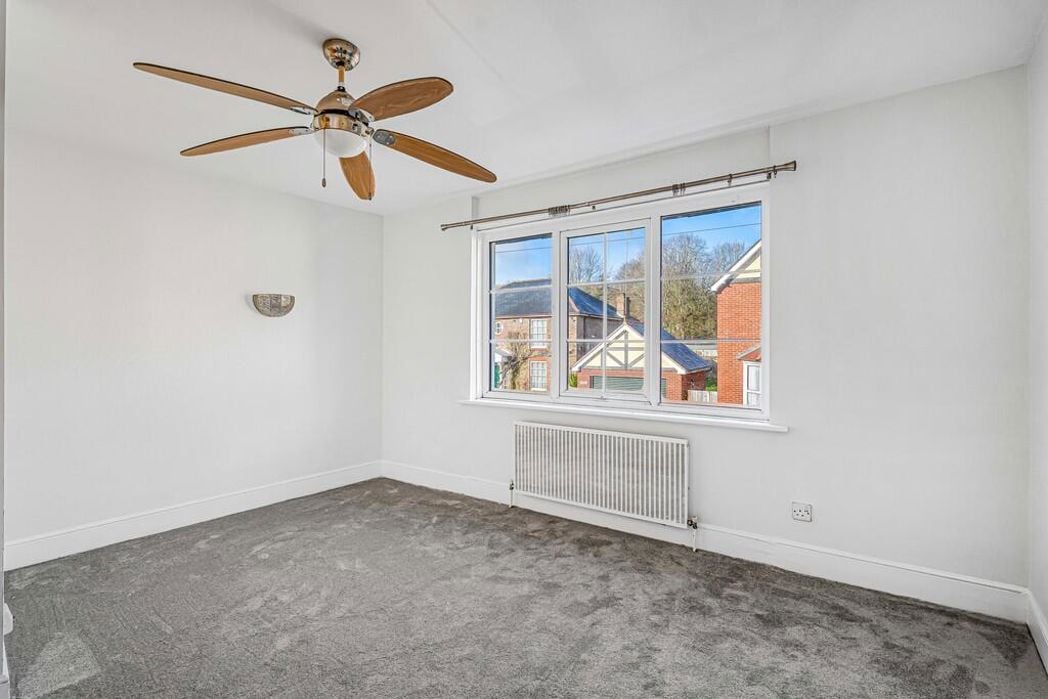 Property image 8 of 16