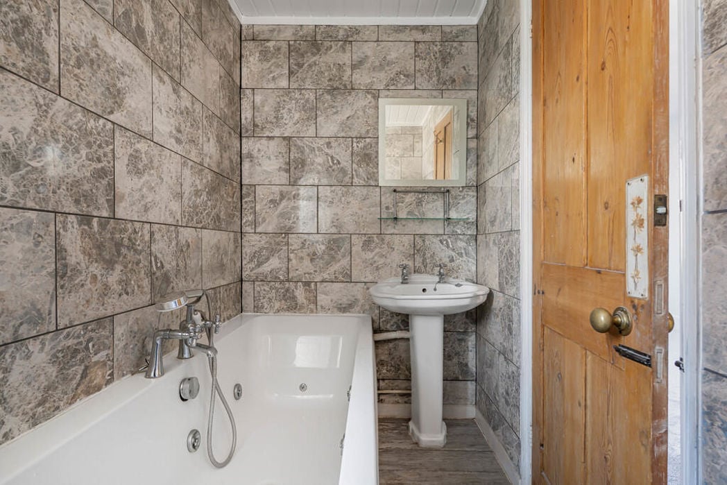 Property image 12 of 16