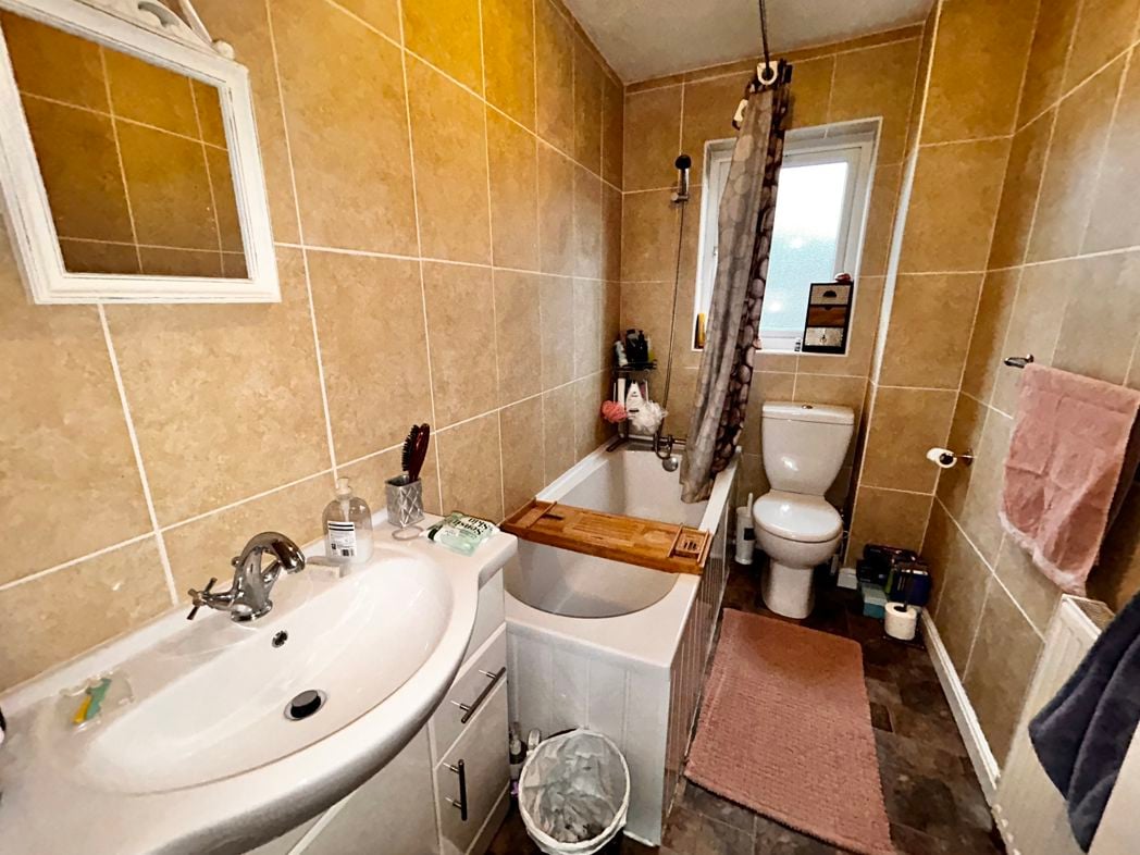 Property image 14 of 17