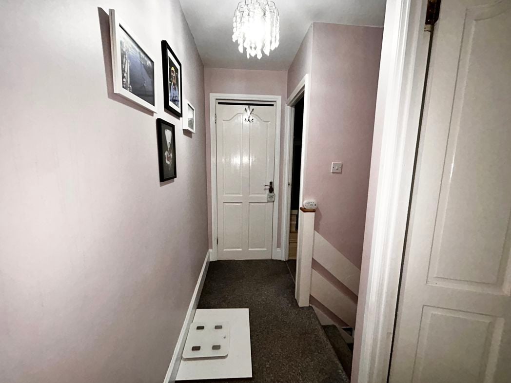 Property image 11 of 17