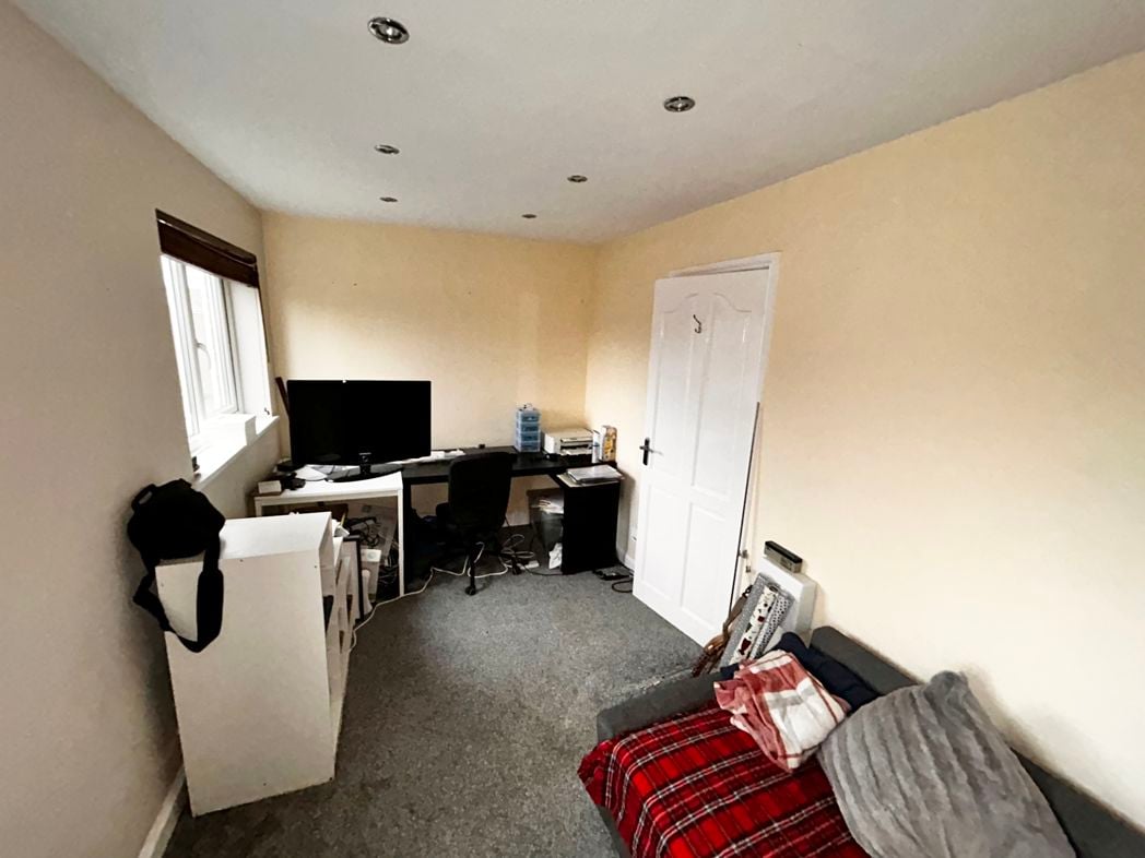 Property image 10 of 17