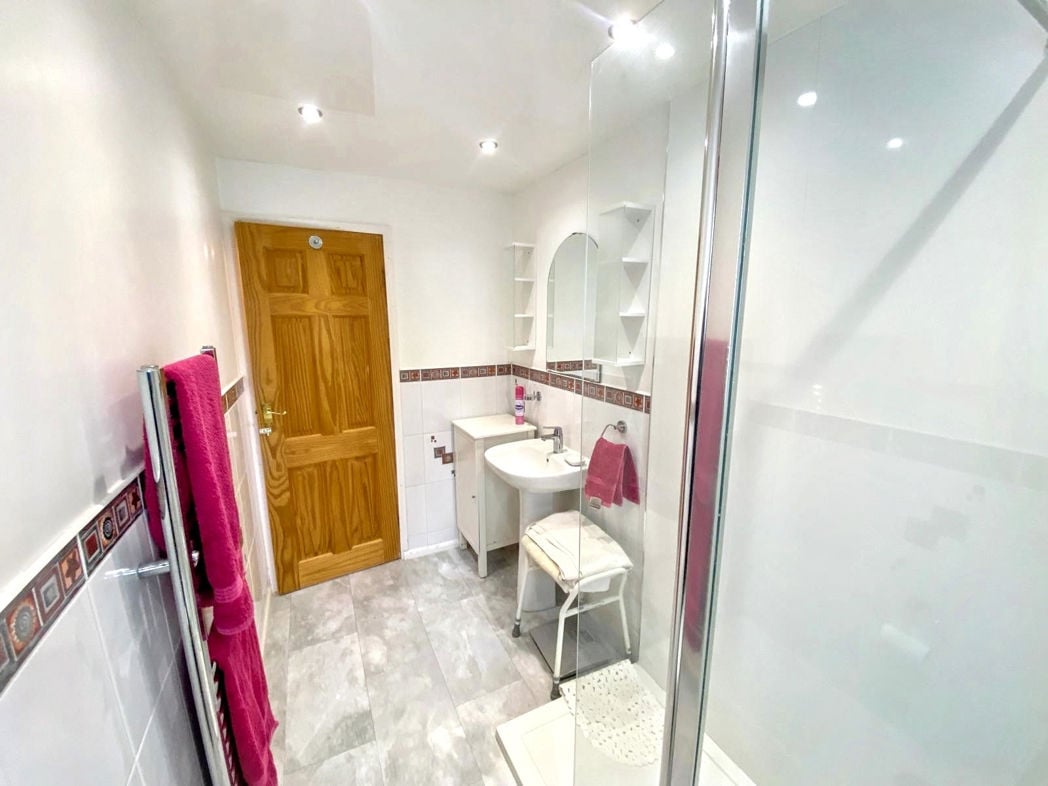 Property image 13 of 22
