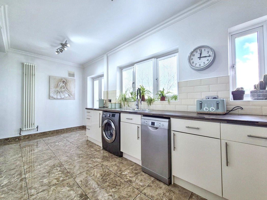 Property image 8 of 23