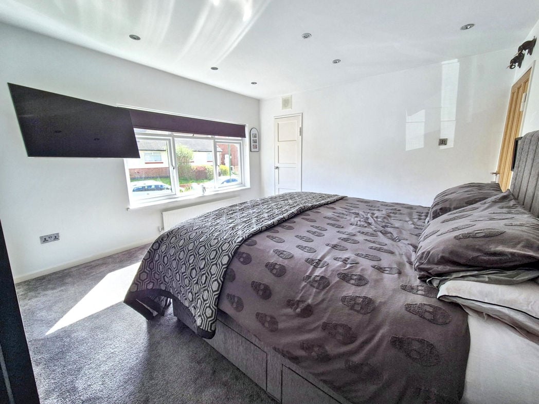 Property image 12 of 23