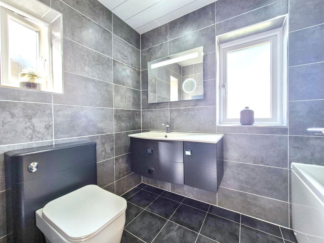 Property image 16 of 23