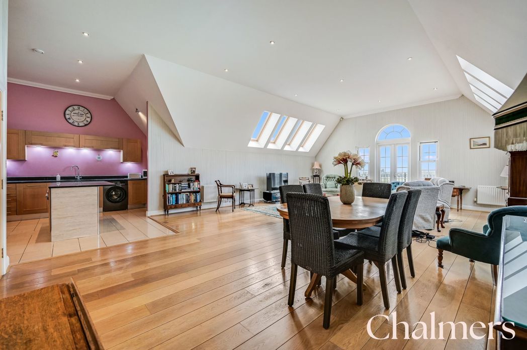Property image 2 of 20