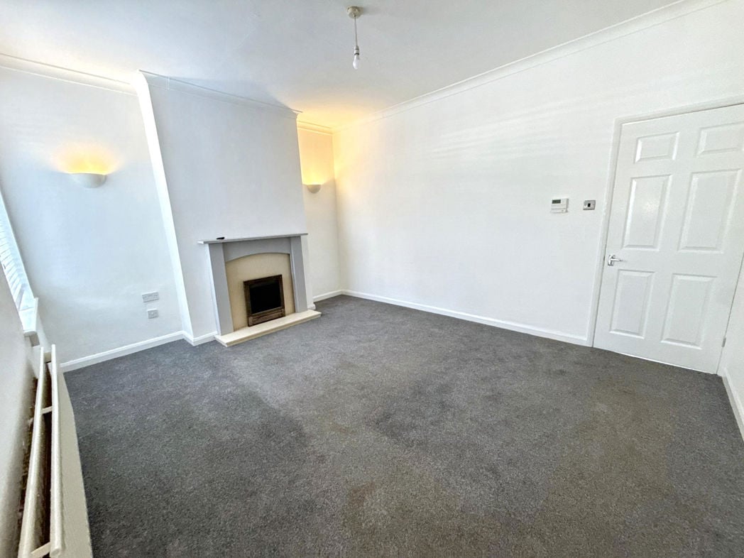 Property image 4 of 11