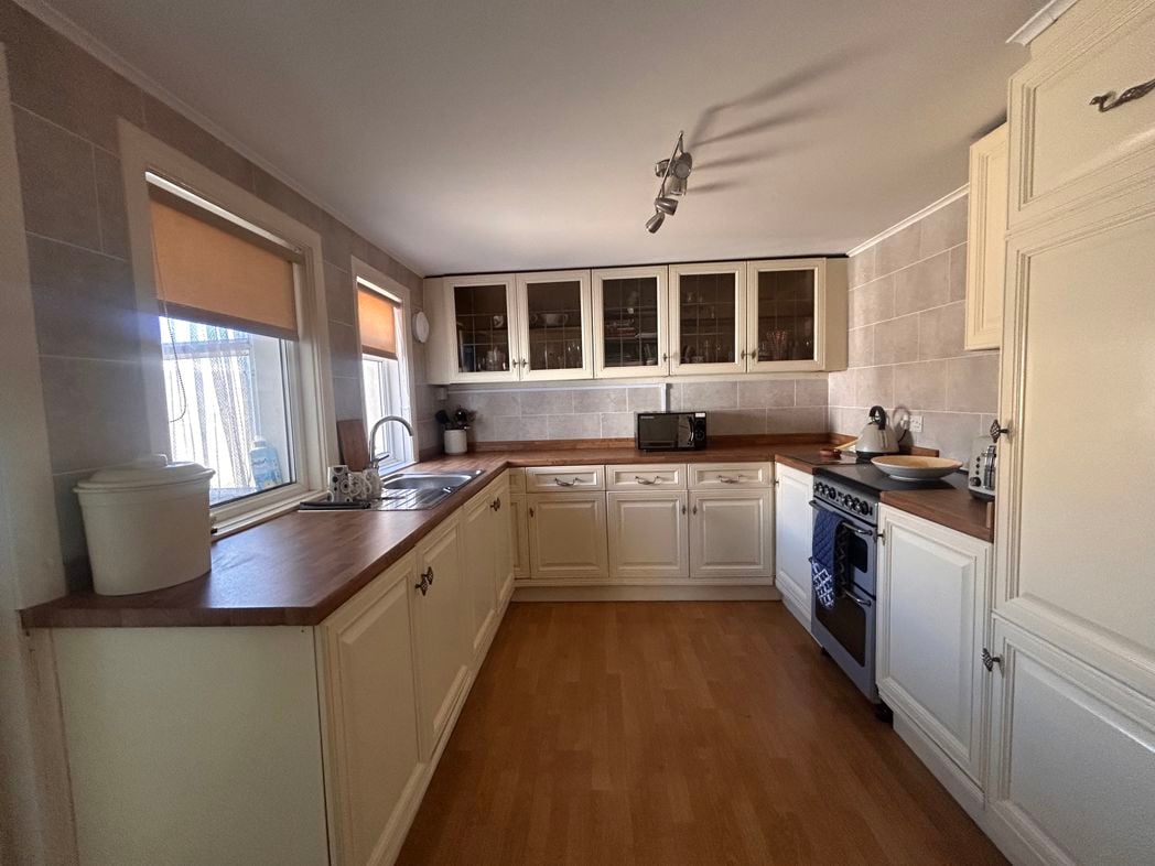 Property image 5 of 18