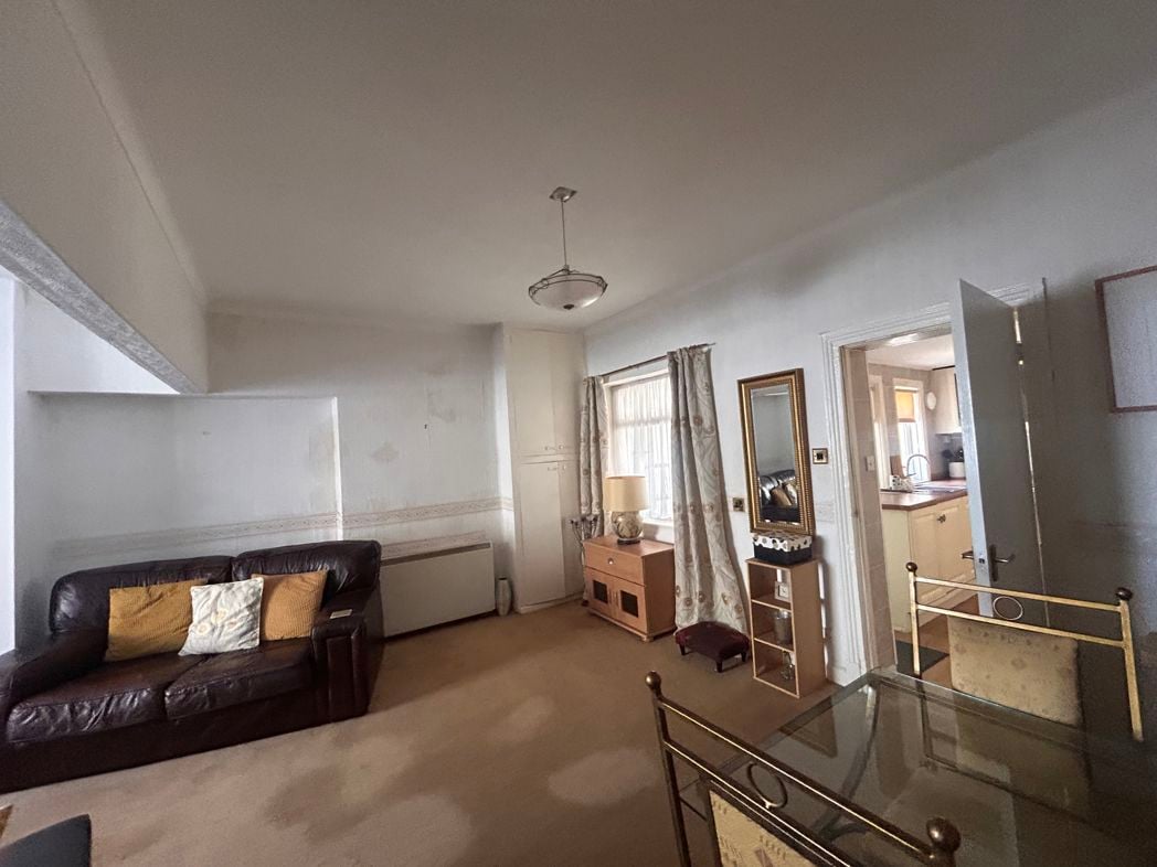 Property image 3 of 18