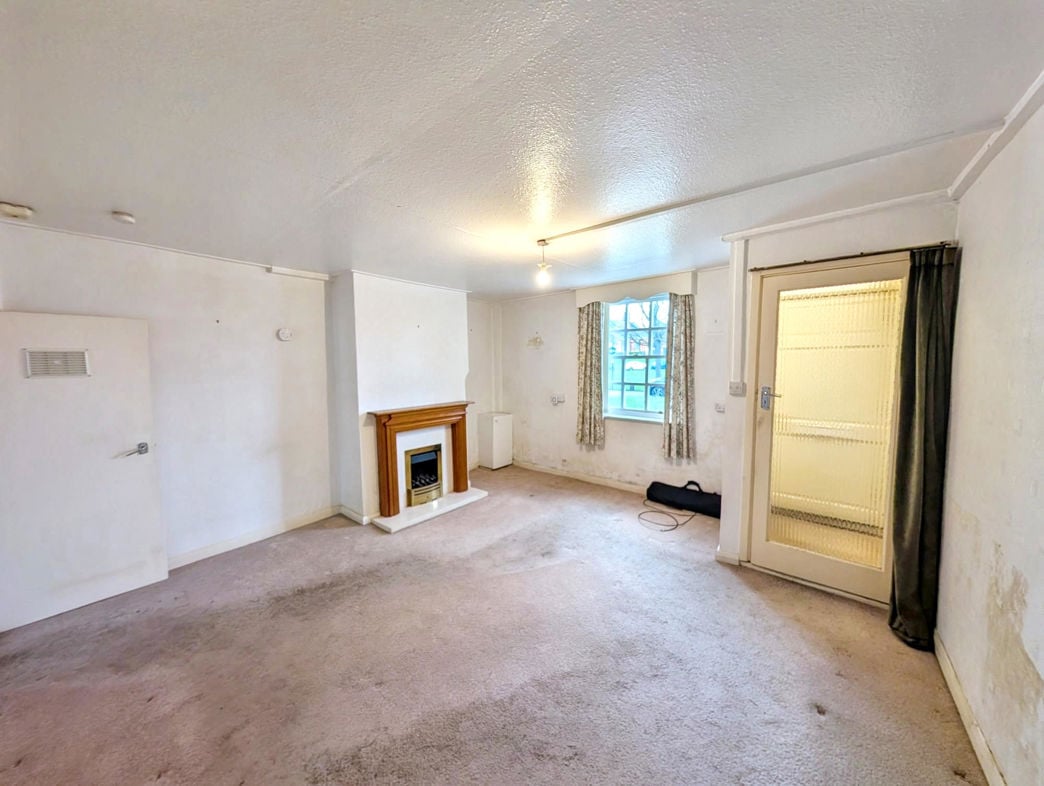 Property image 2 of 8