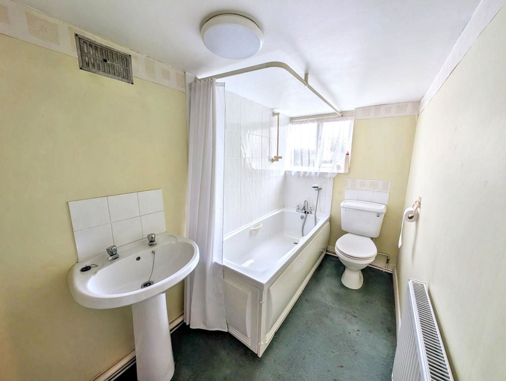 Property image 4 of 8