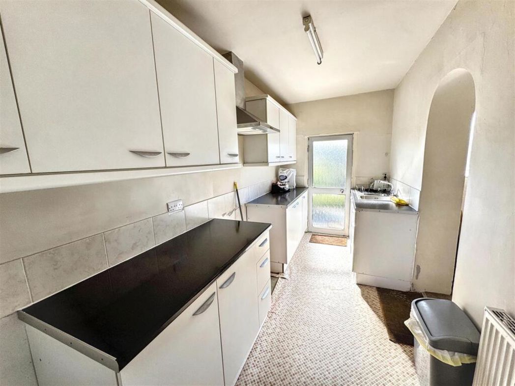 Property image 3 of 16