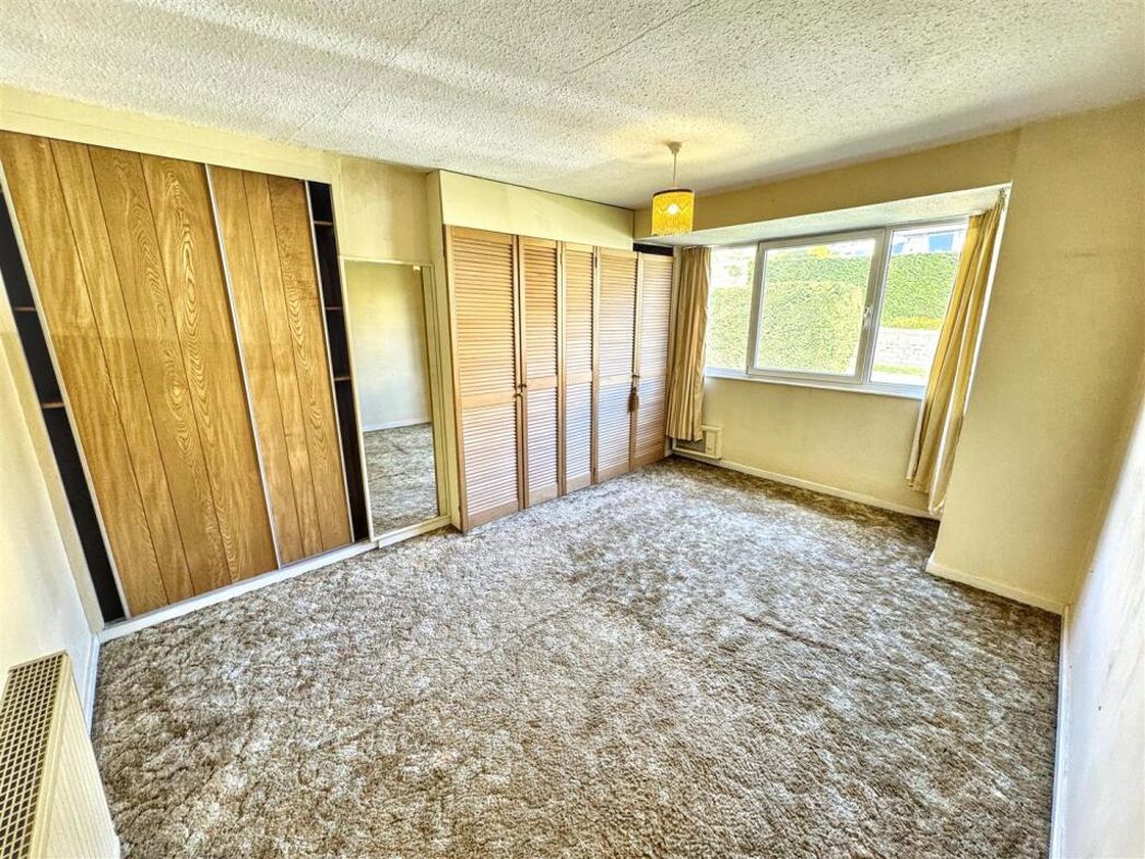 Property image 9 of 16