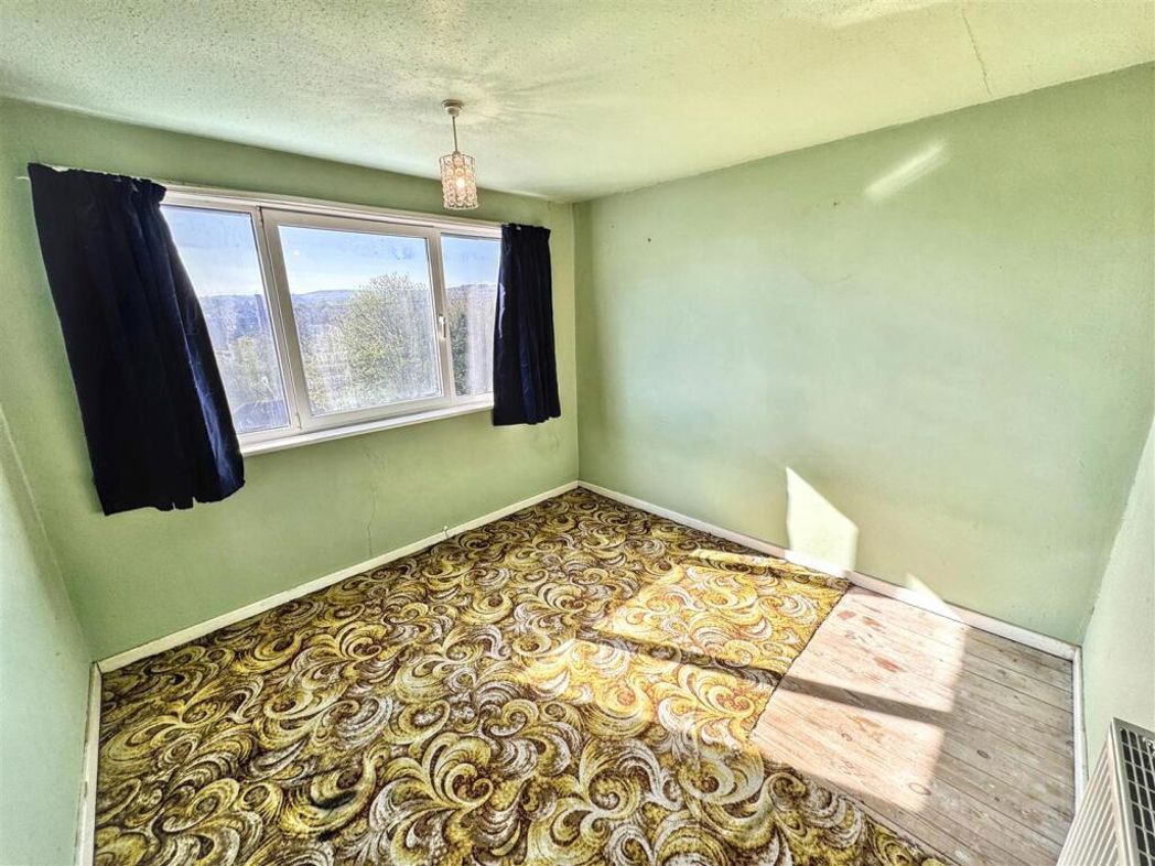 Property image 10 of 16