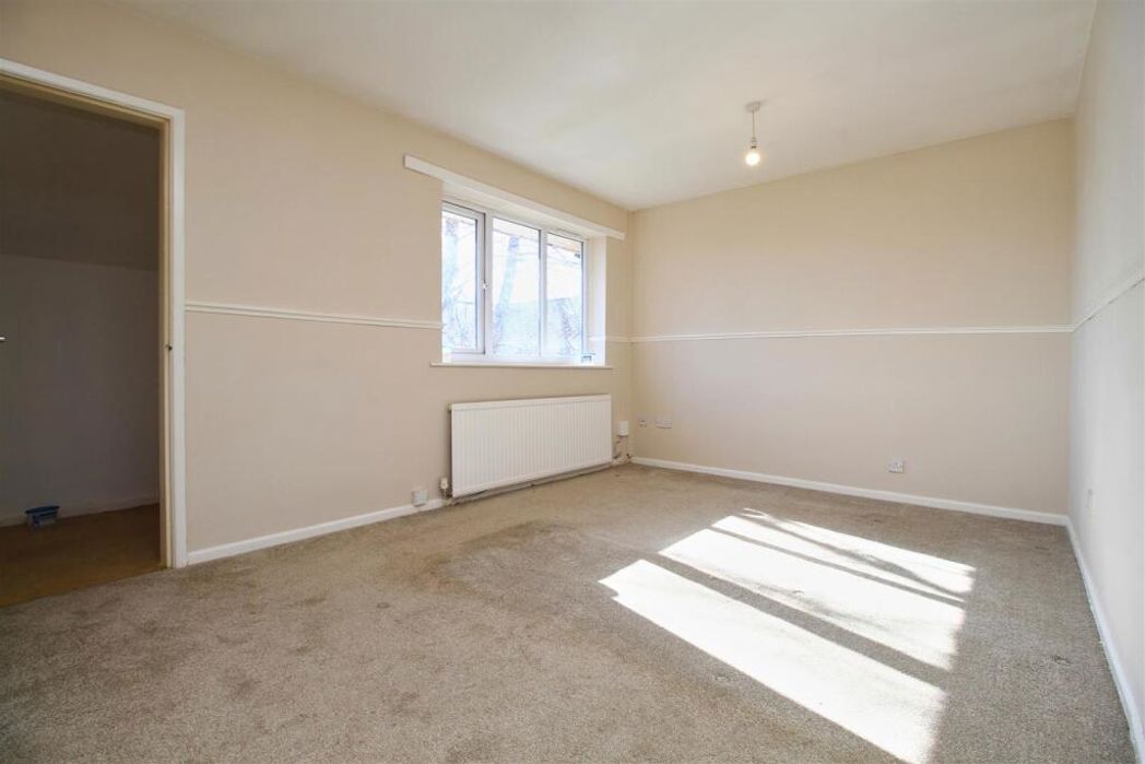 Property image 2 of 7