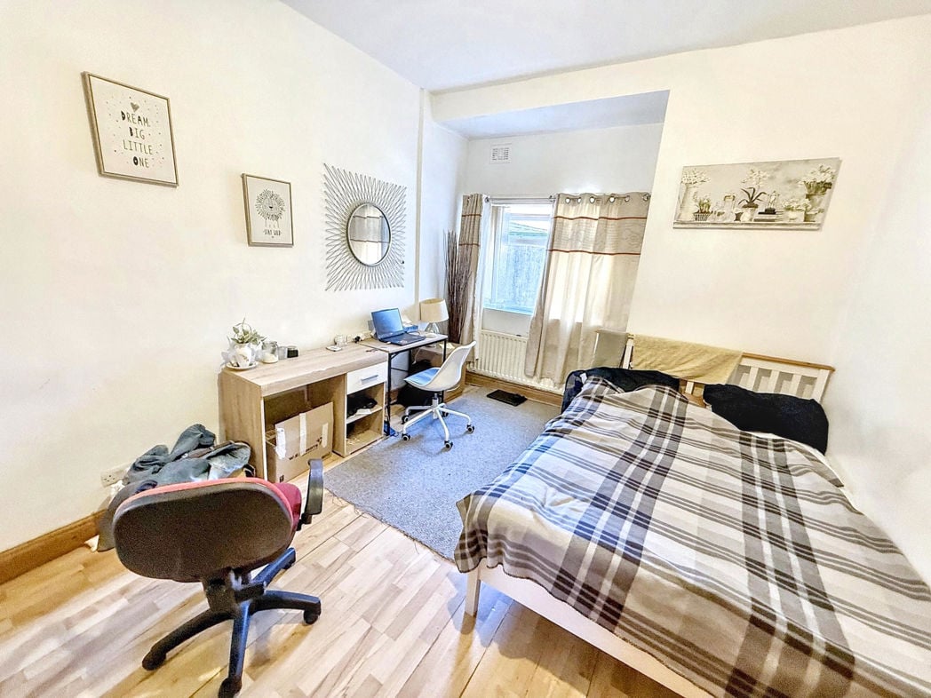 Property image 4 of 11
