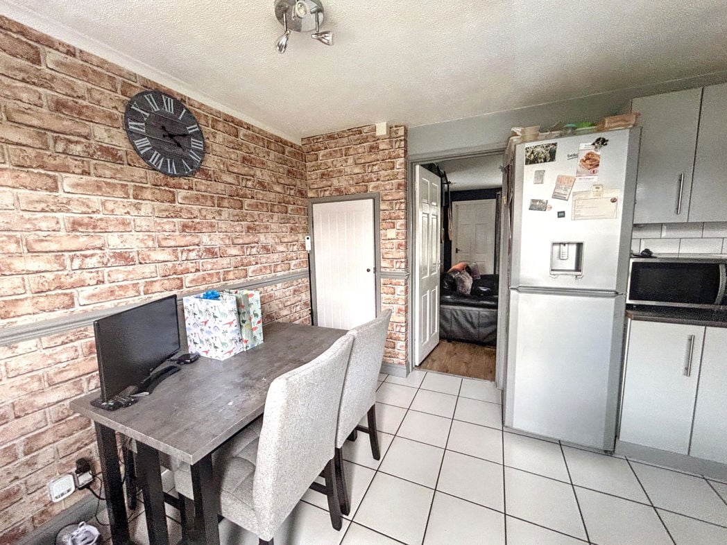 Kitchen Image 2