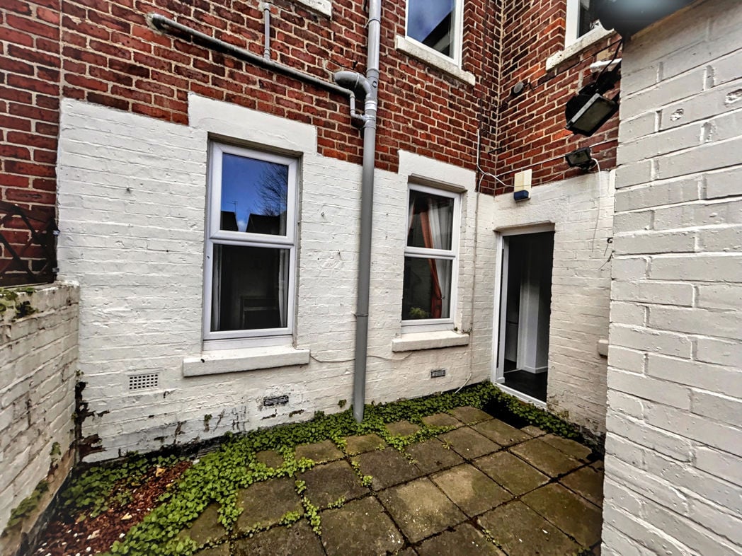 Property image 11 of 12