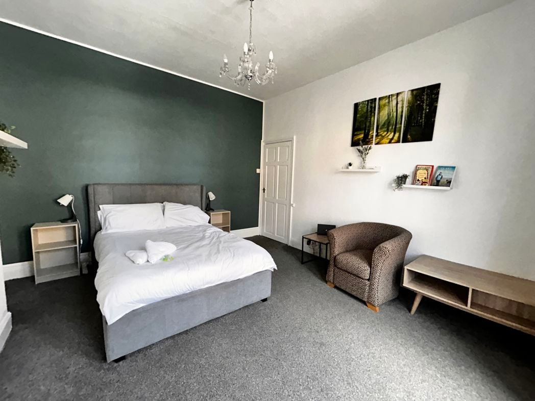 Property image 7 of 12