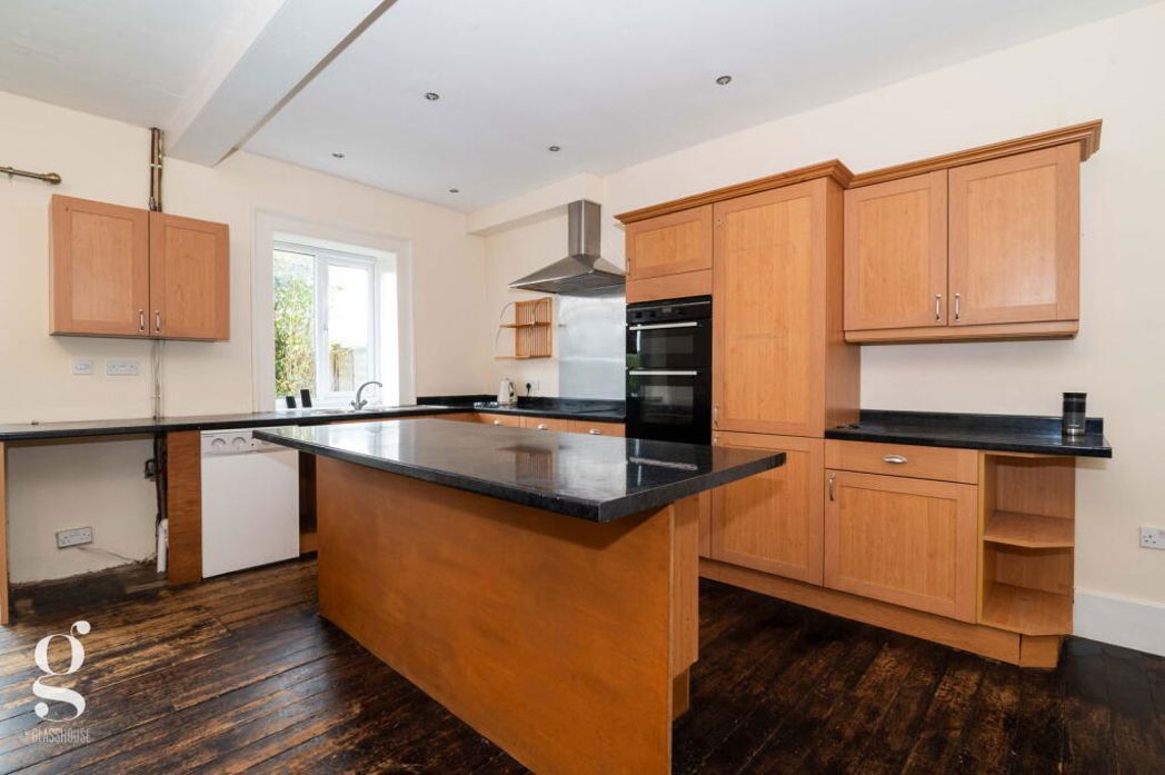 Property image 3 of 18