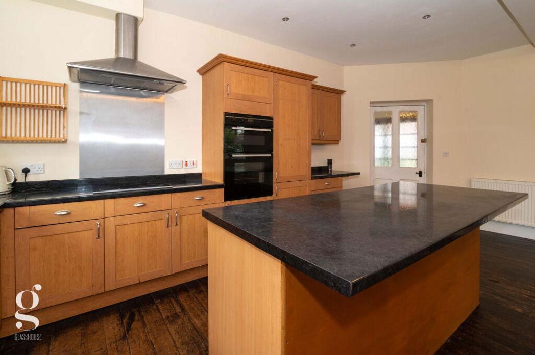 Property image 16 of 18