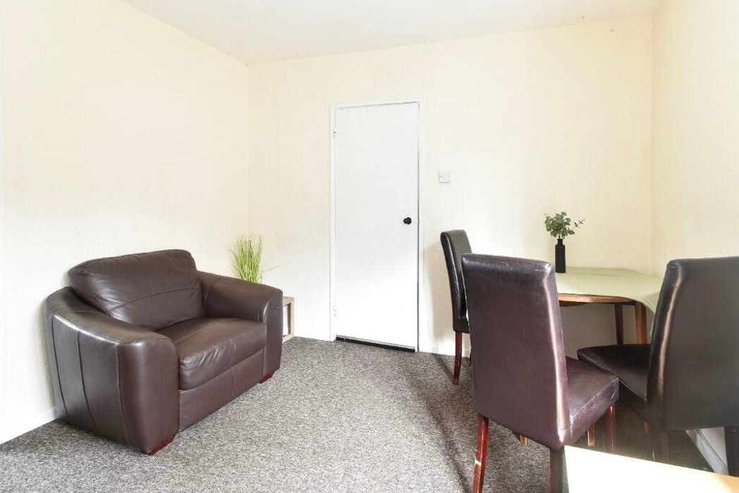 Property image 5 of 17