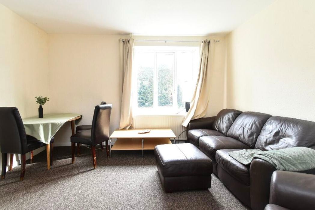 Property image 3 of 17