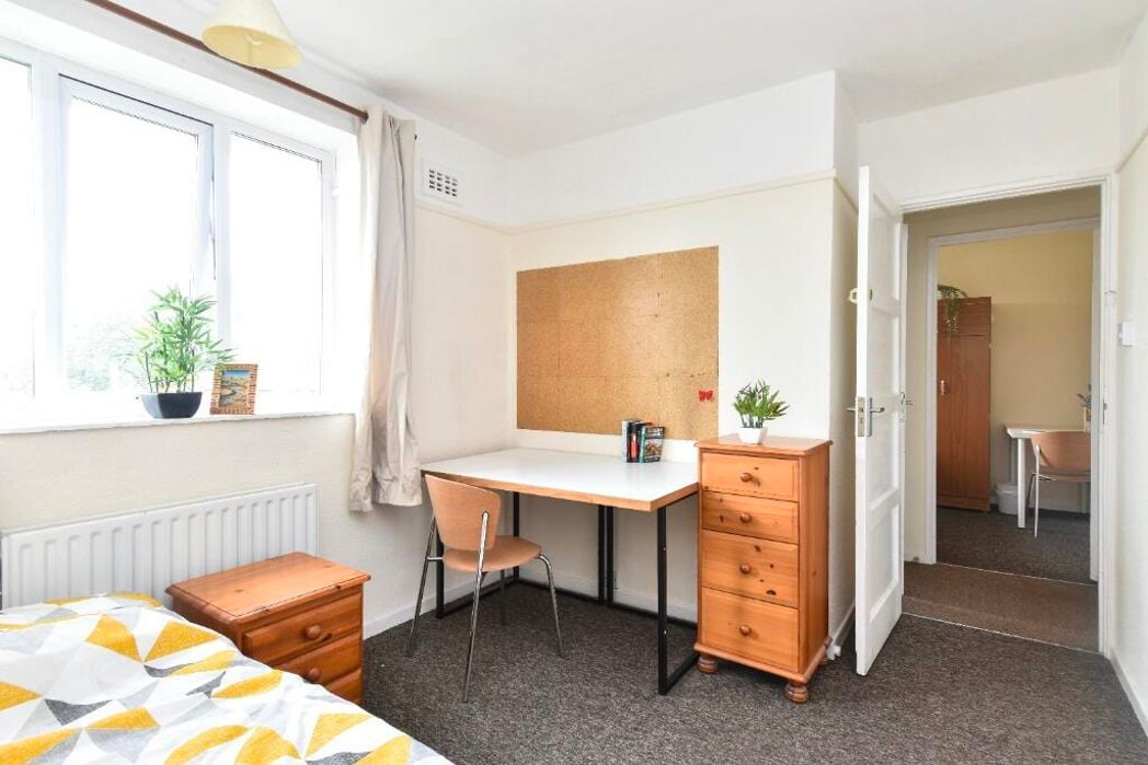 Property image 11 of 17