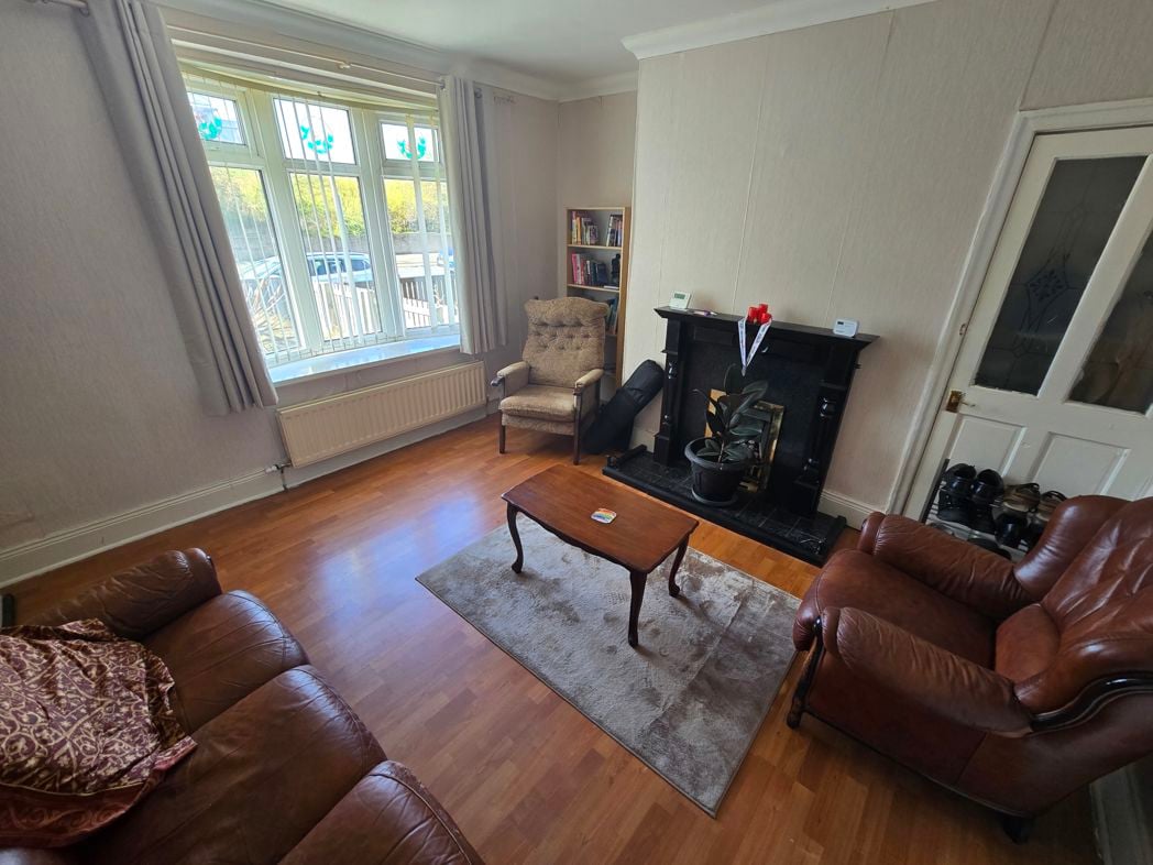 Property image 2 of 13