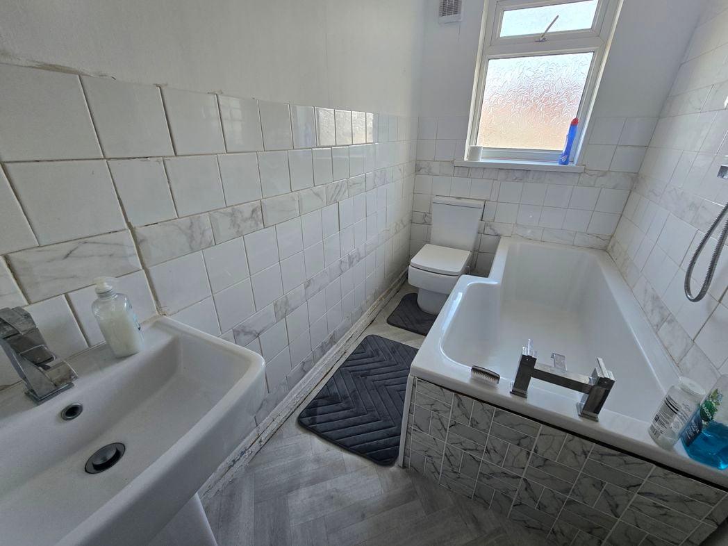 Property image 11 of 13
