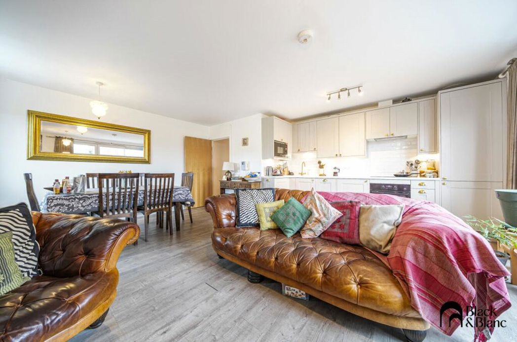 Property image 3 of 15