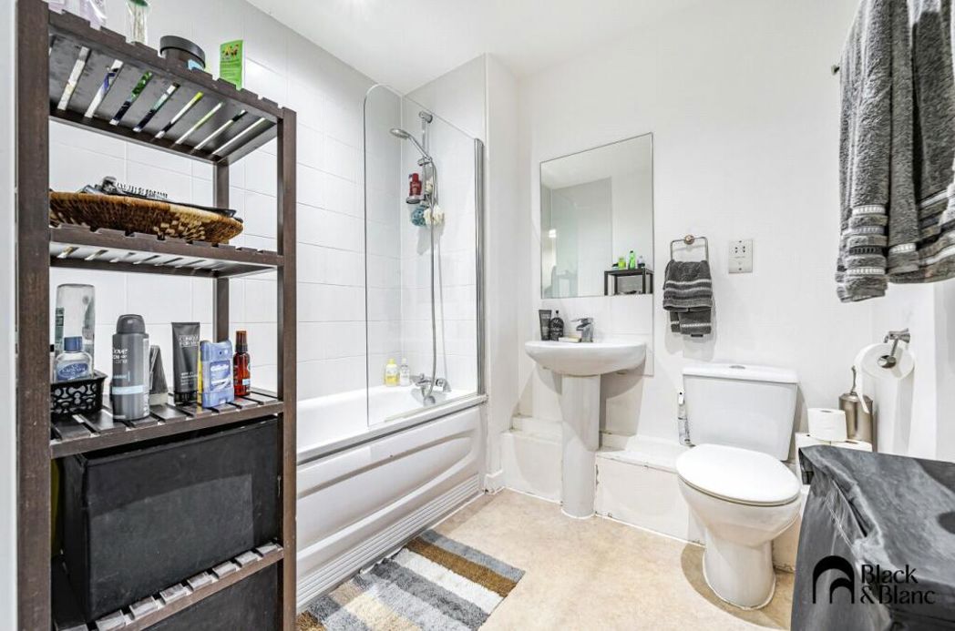 Property image 11 of 15