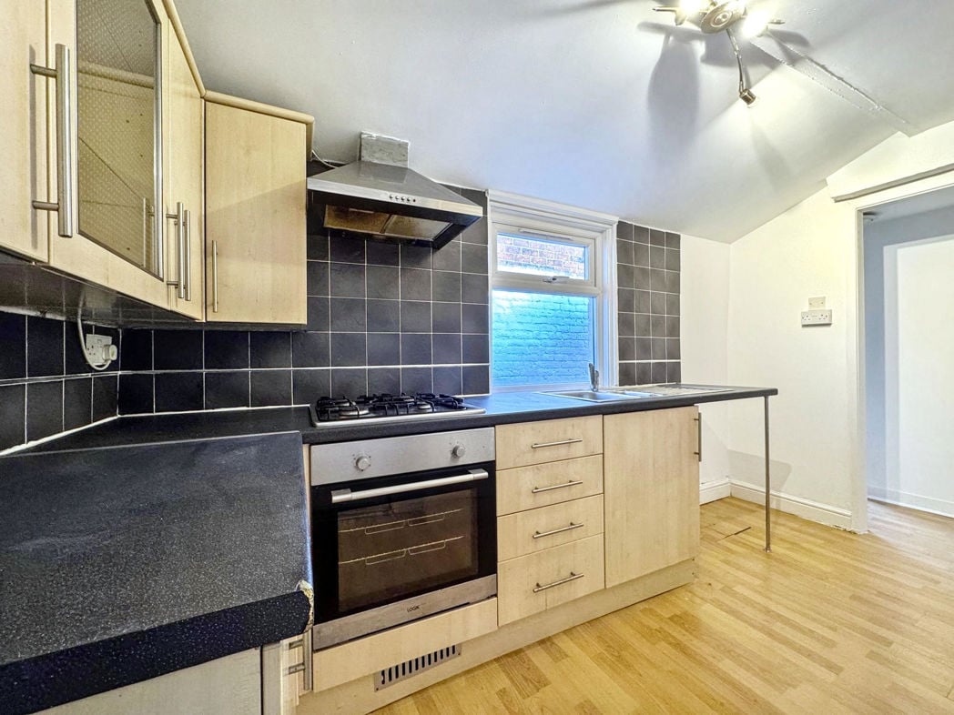 Property image 3 of 21