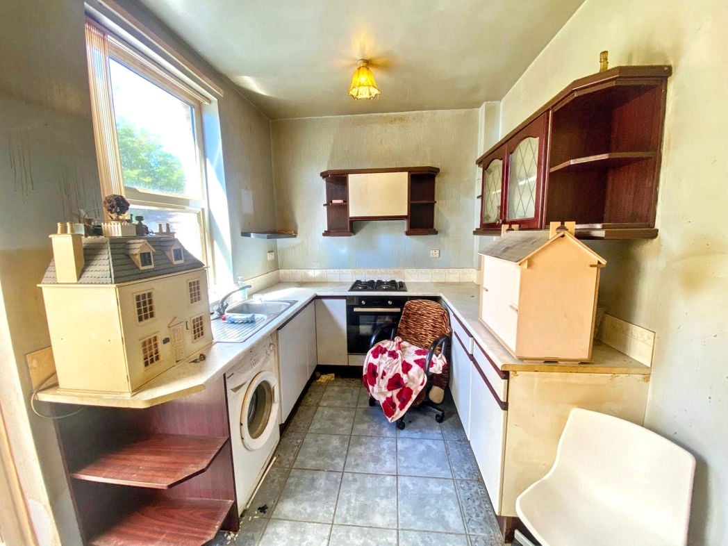 Property image 2 of 21