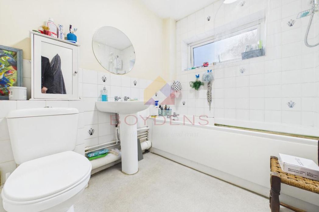 Property image 8 of 12