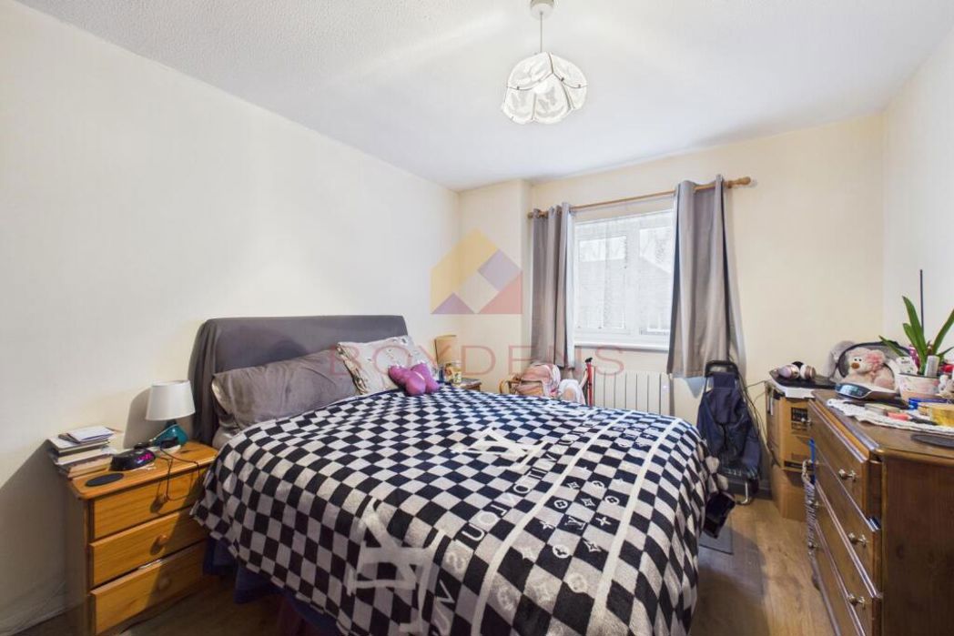 Property image 5 of 12