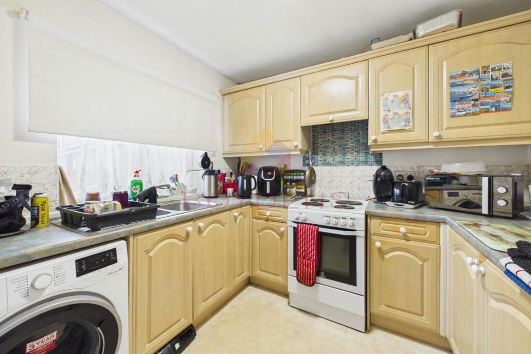 Property image 4 of 12