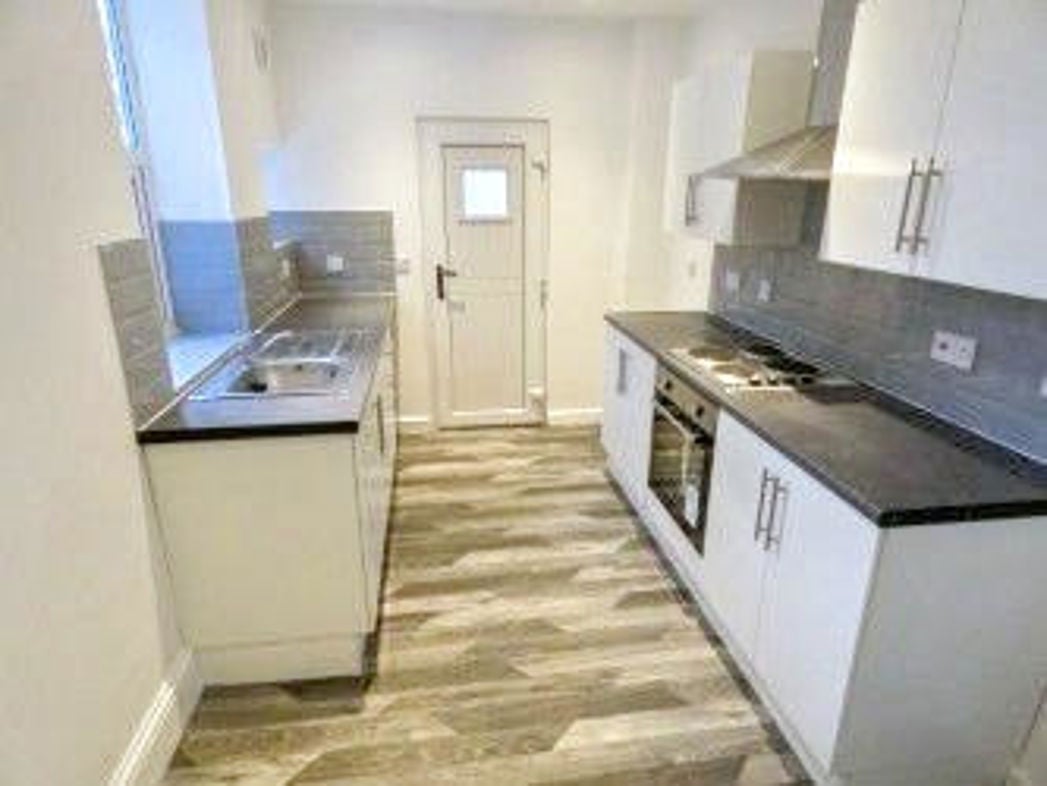 Property image 2 of 9