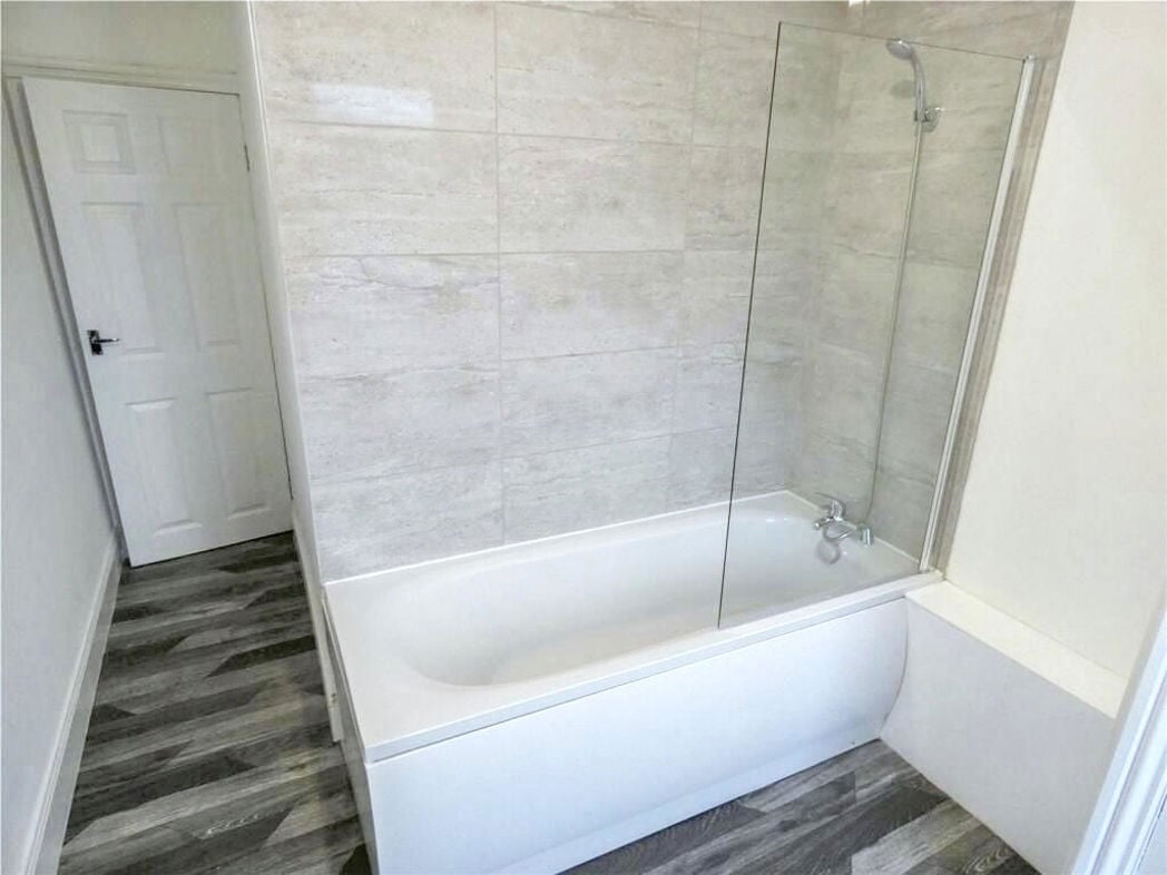 Property image 8 of 9