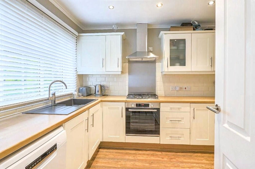 Property image 5 of 36