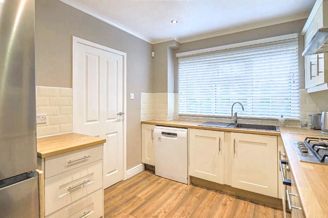 Property image 6 of 36