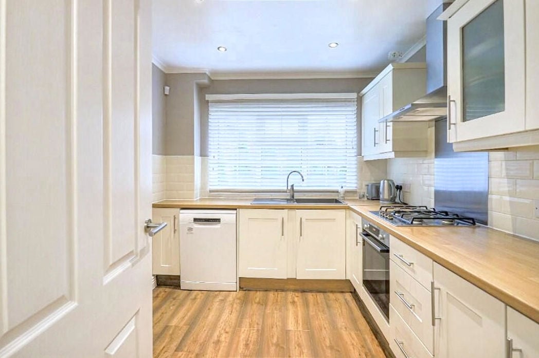 Property image 8 of 36