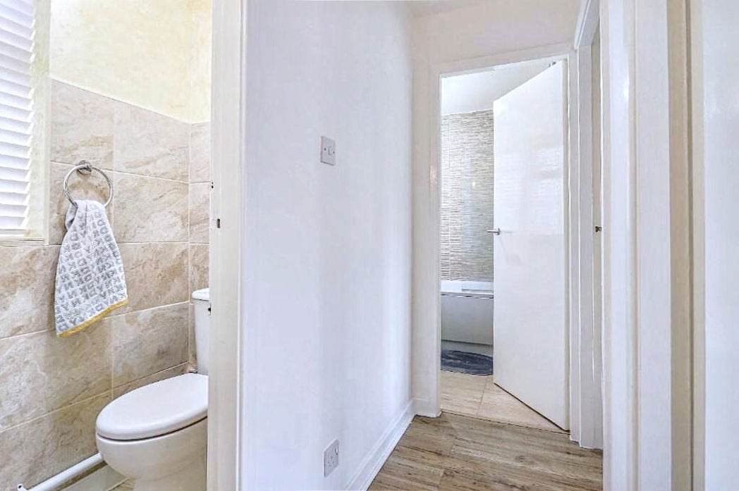 Property image 33 of 36