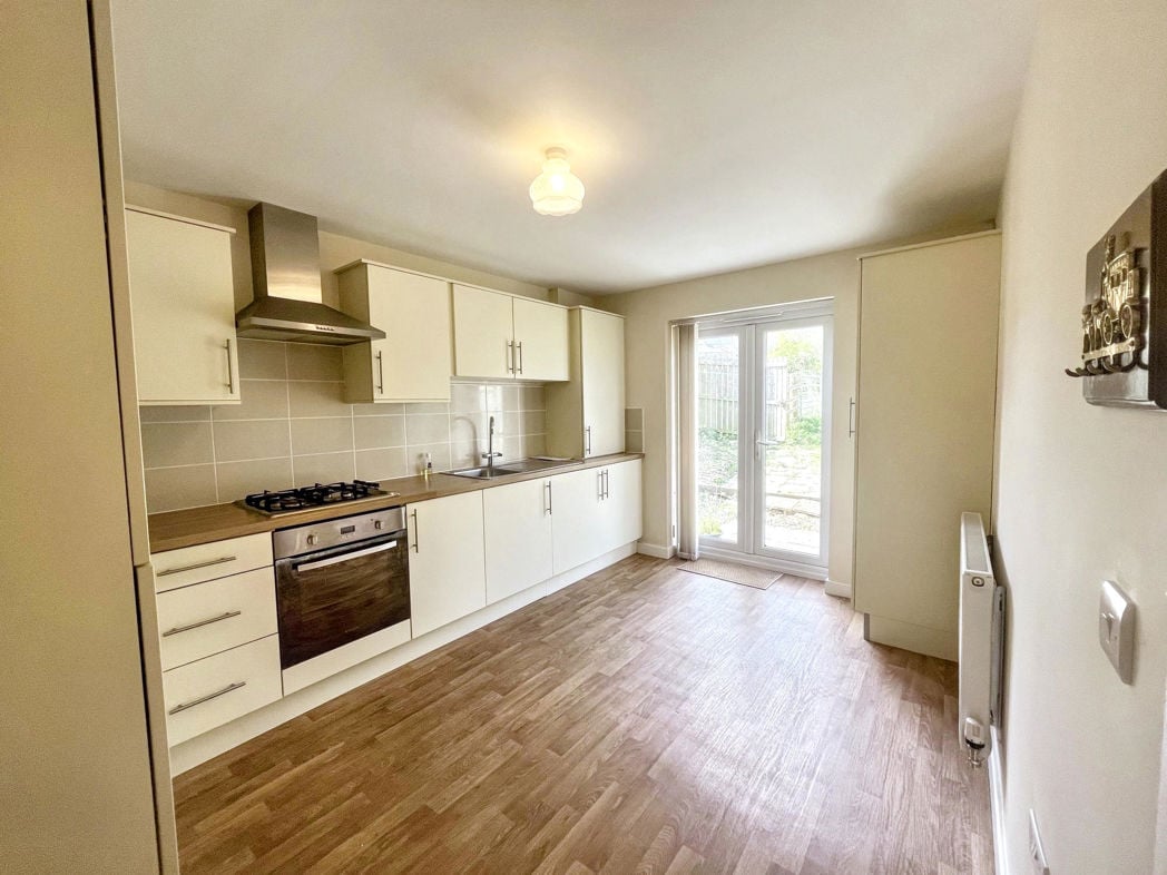 Property image 3 of 12