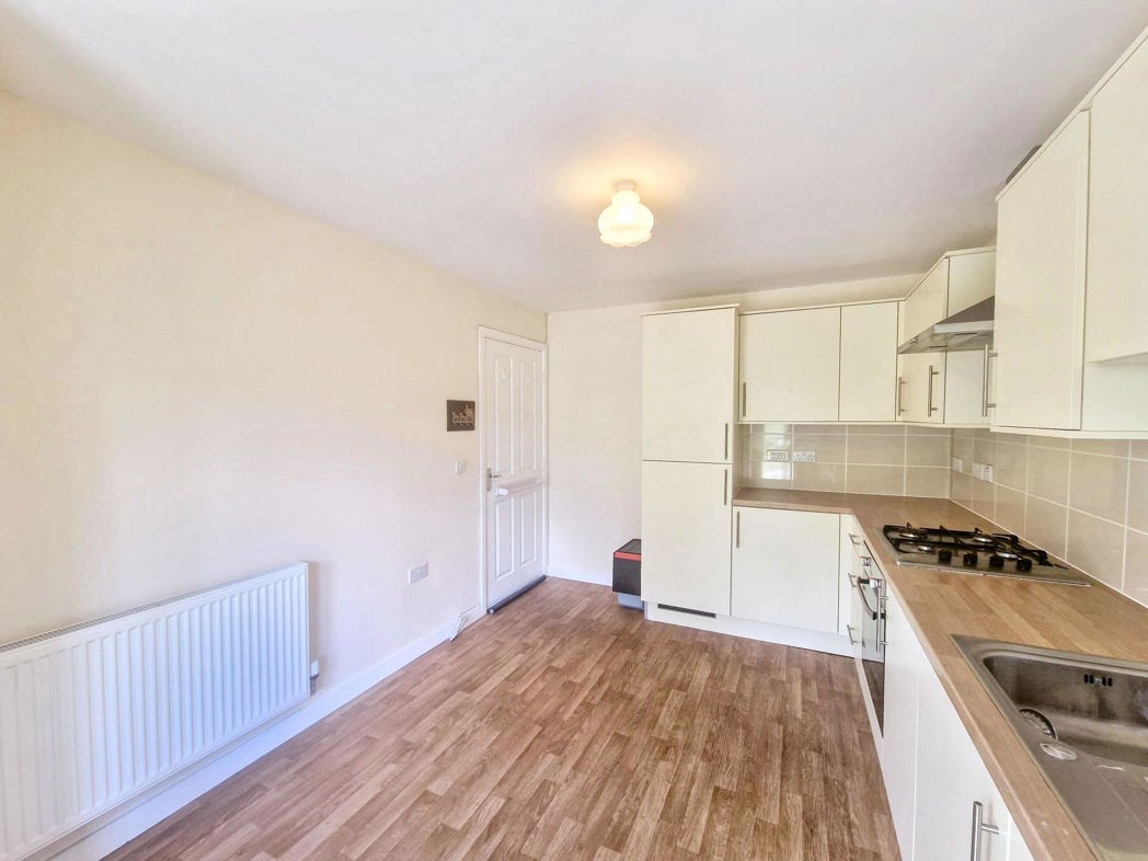 Property image 4 of 12